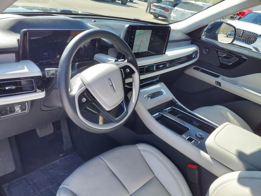 2025 Lincoln Aviator Reserve photo 8