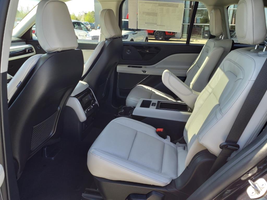 2025 Lincoln Aviator Reserve photo 9