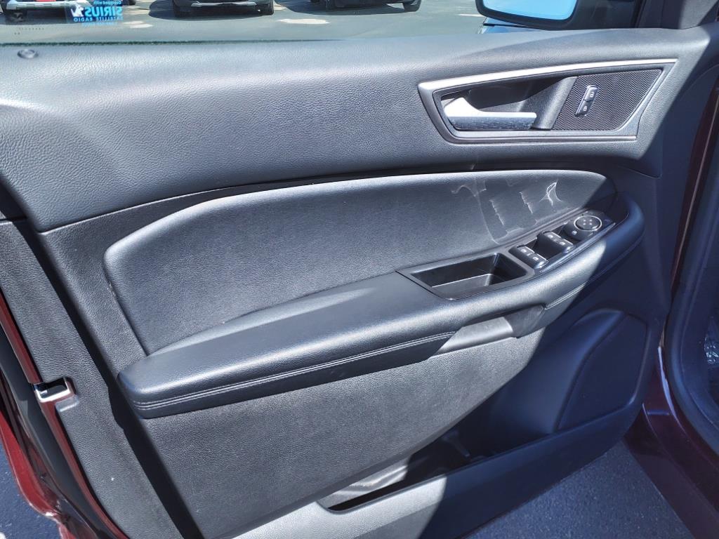 2017 Ford Edge SEL photo 9