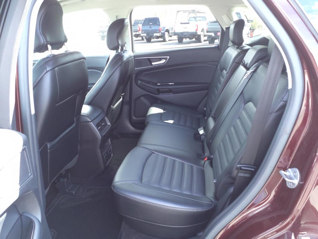 2017 Ford Edge SEL photo 12