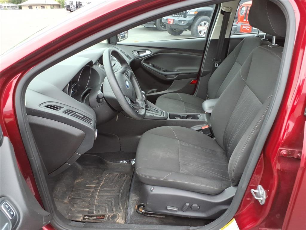 2016 Ford Focus SE photo 11