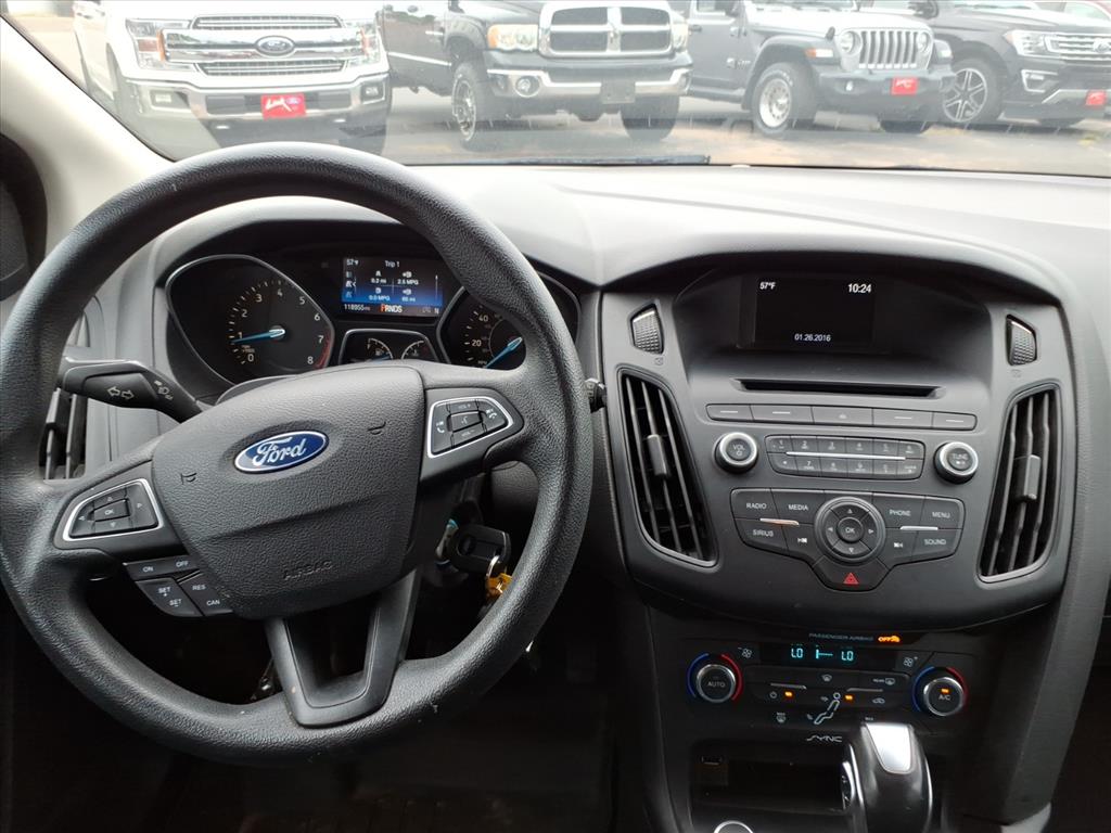 2016 Ford Focus SE photo 15