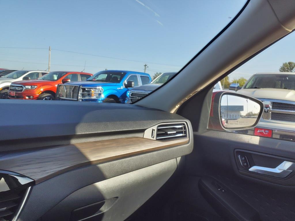 2020 Ford Escape Titanium photo 19