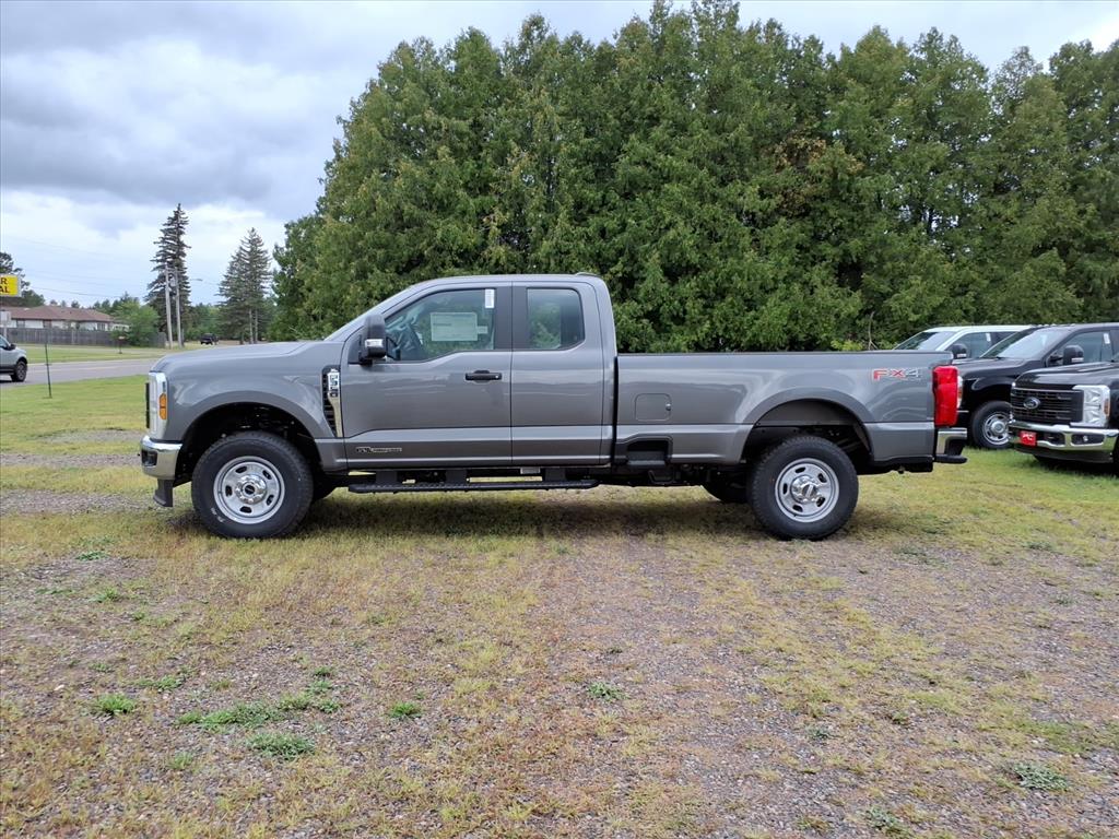 2025 Ford F-350 XL photo 2