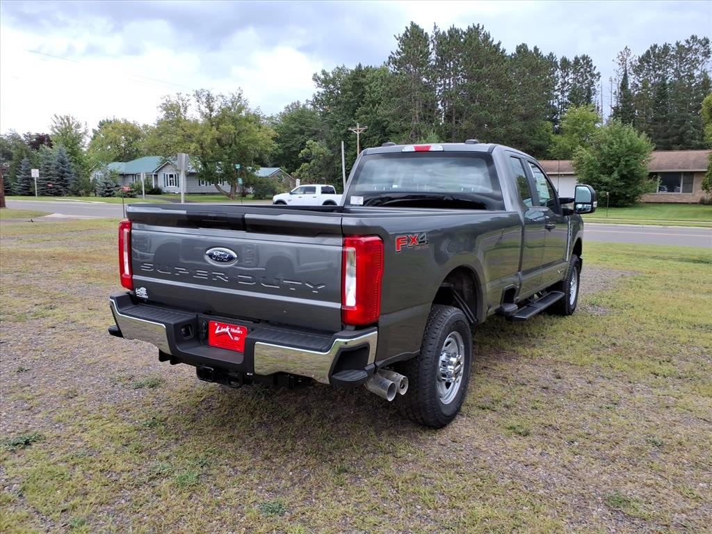 2025 Ford F-350 XL photo 3