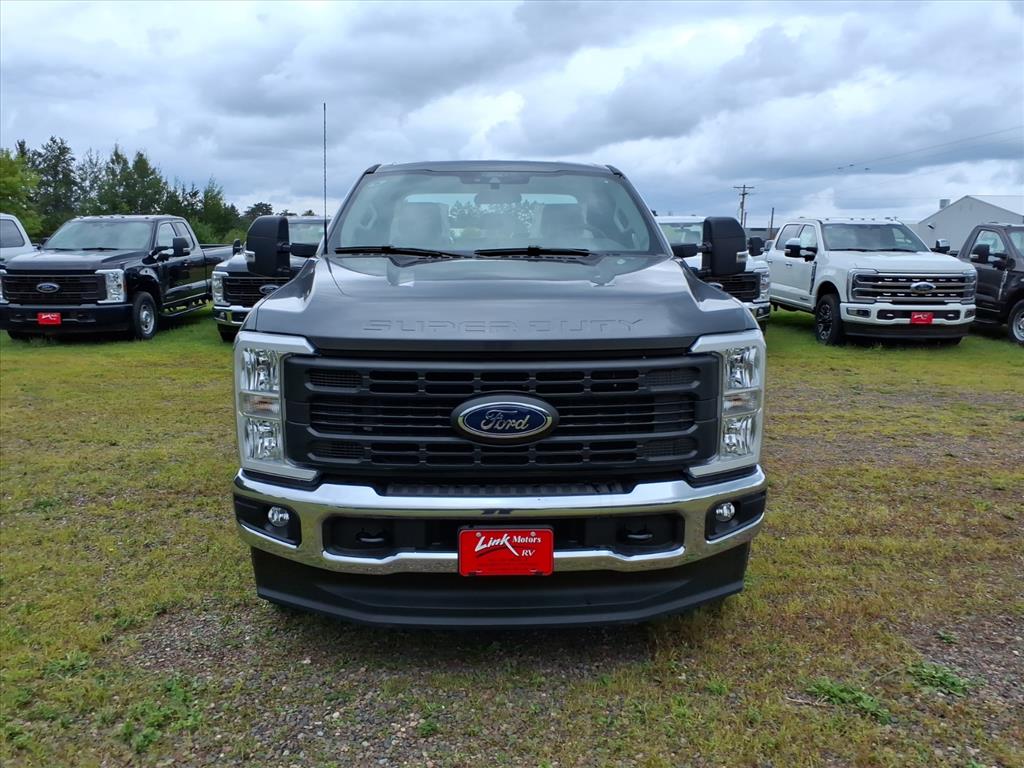 2025 Ford F-350 XL photo 4