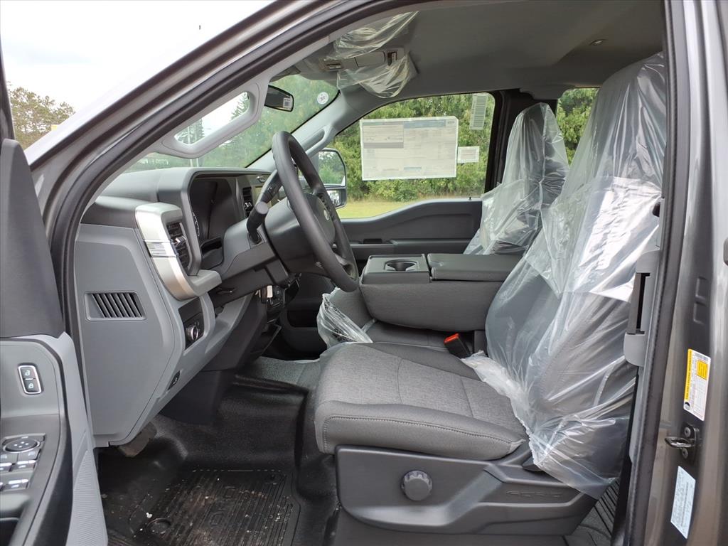 2025 Ford F-350 XL photo 5
