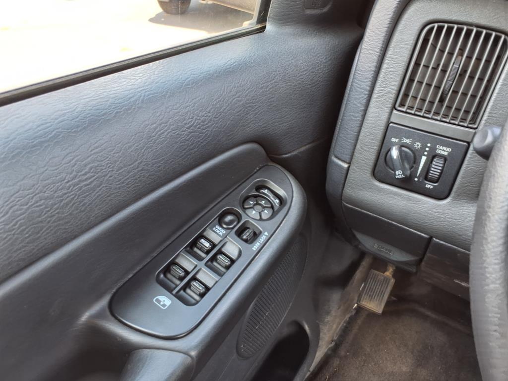 2004 Dodge Ram SLT photo 21