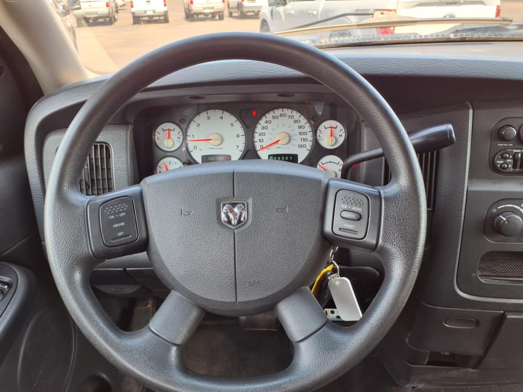 2004 Dodge Ram SLT photo 22