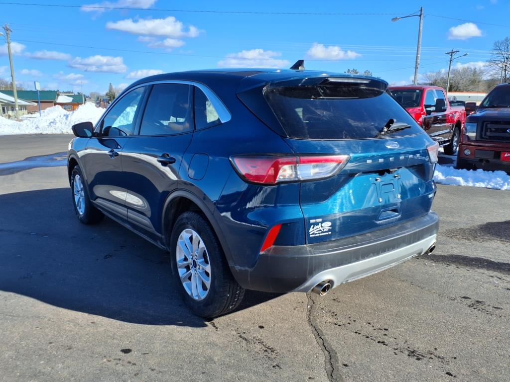 2020 Ford Escape SE photo 2