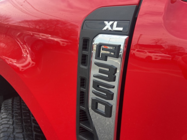 2025 Ford F-350 photo 8