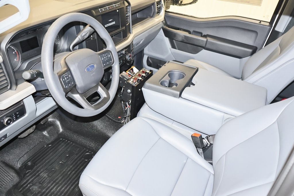 2024 Ford F-550 photo 16