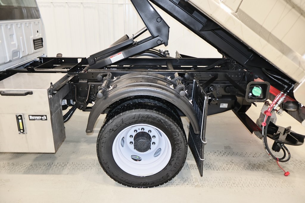 2024 Ford F-550 photo 18