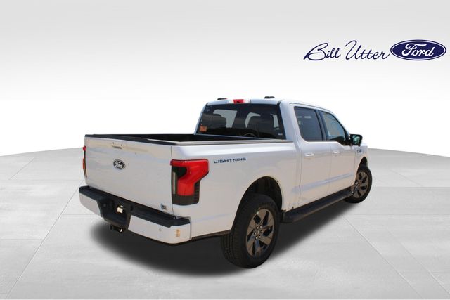 2025 Ford F-150 Lightning photo 3
