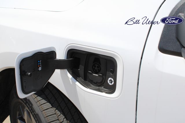2025 Ford F-150 Lightning photo 6