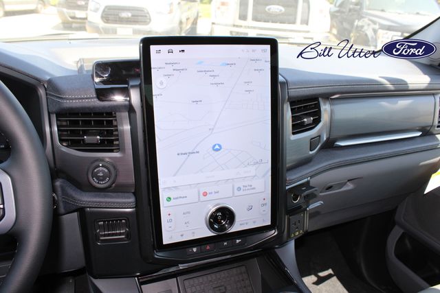 2025 Ford F-150 Lightning photo 13