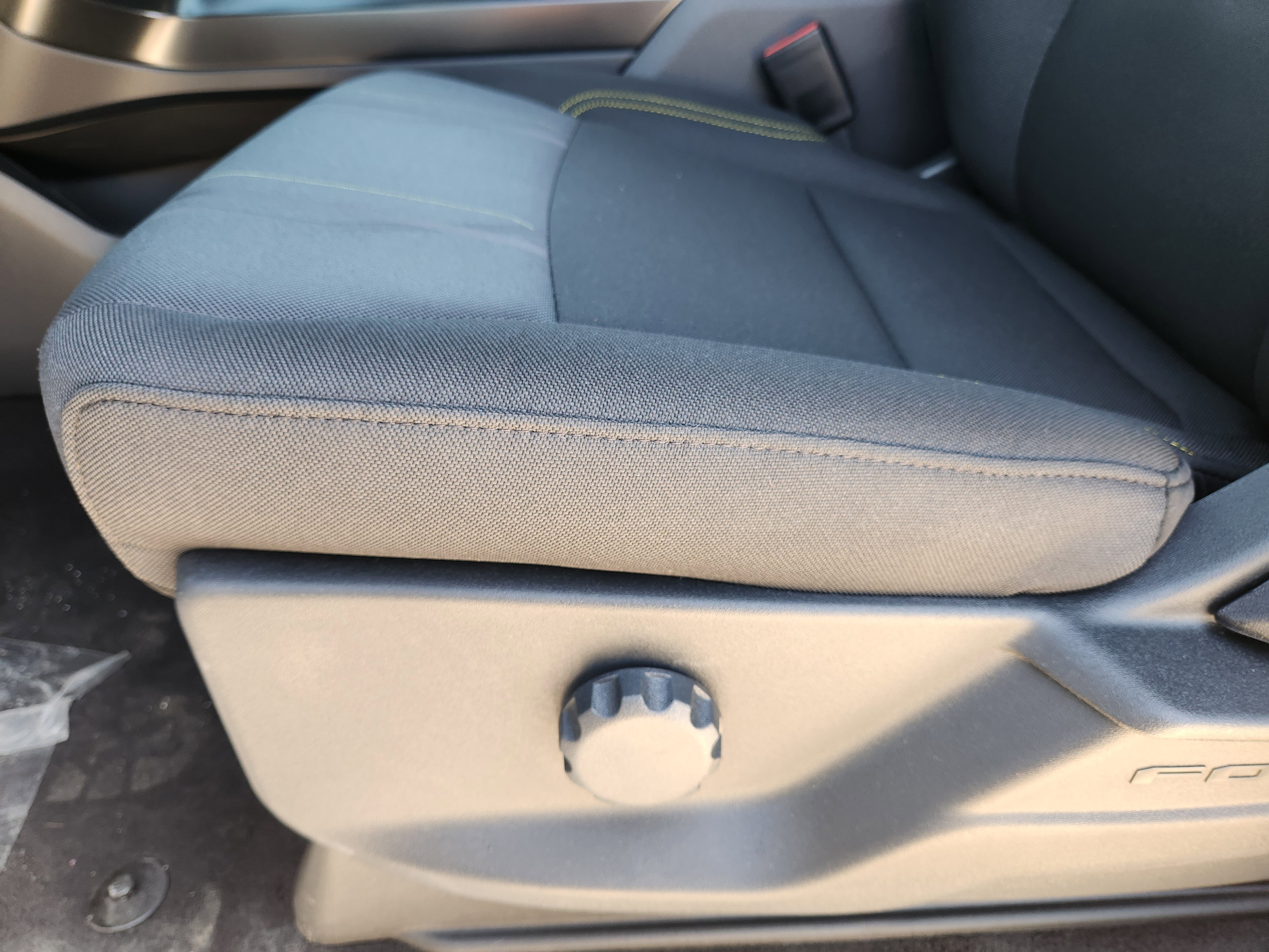 2025 Ford F-150 STX photo 17