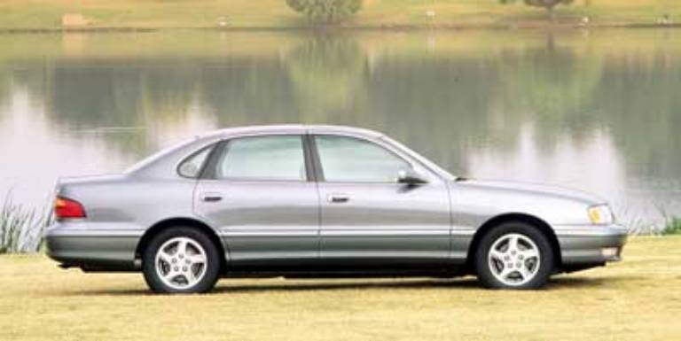 1999 Toyota Avalon 4DR Sedan XL w/Bench Seat