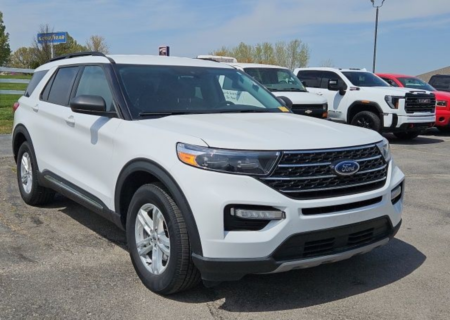 Used 2021 Ford Explorer XLT with VIN 1FMSK8DH3MGC10442 for sale in Kansas City