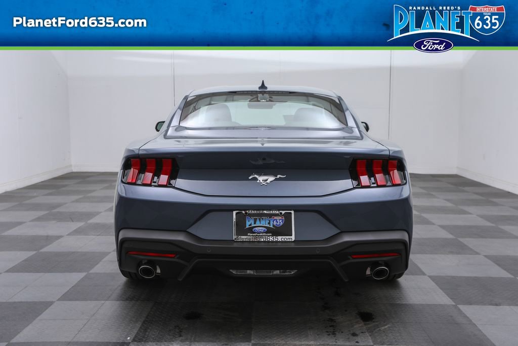 2025 Ford Mustang Premium photo 5