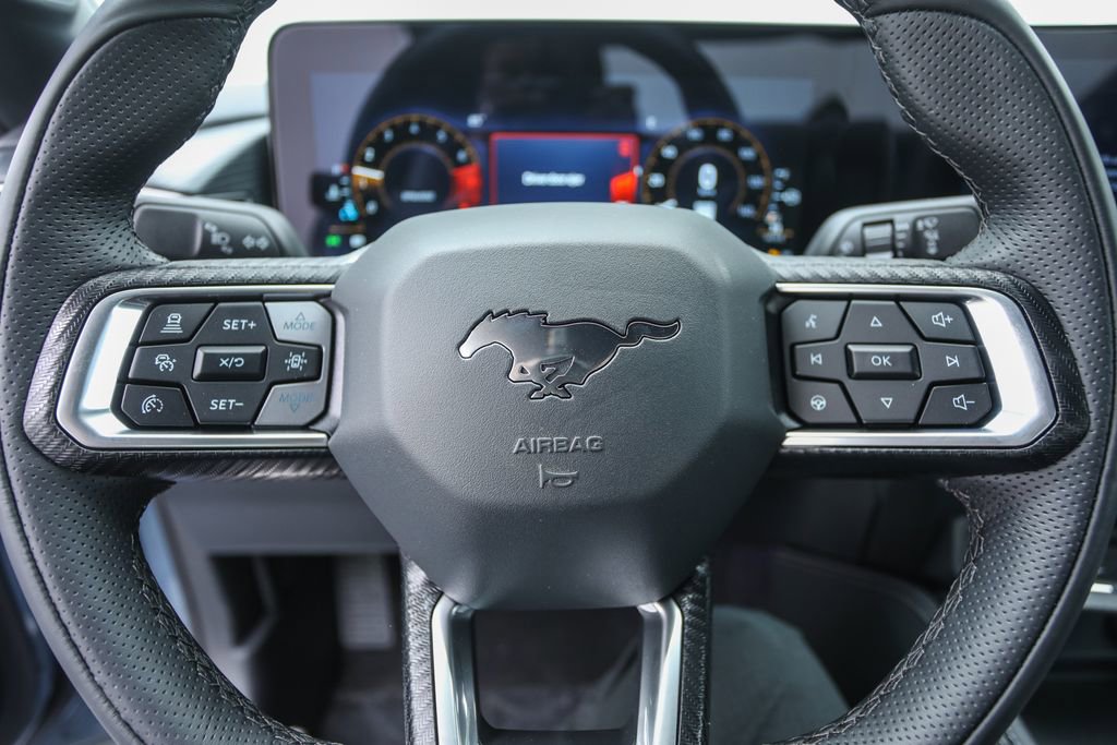 2025 Ford Mustang Premium photo 9