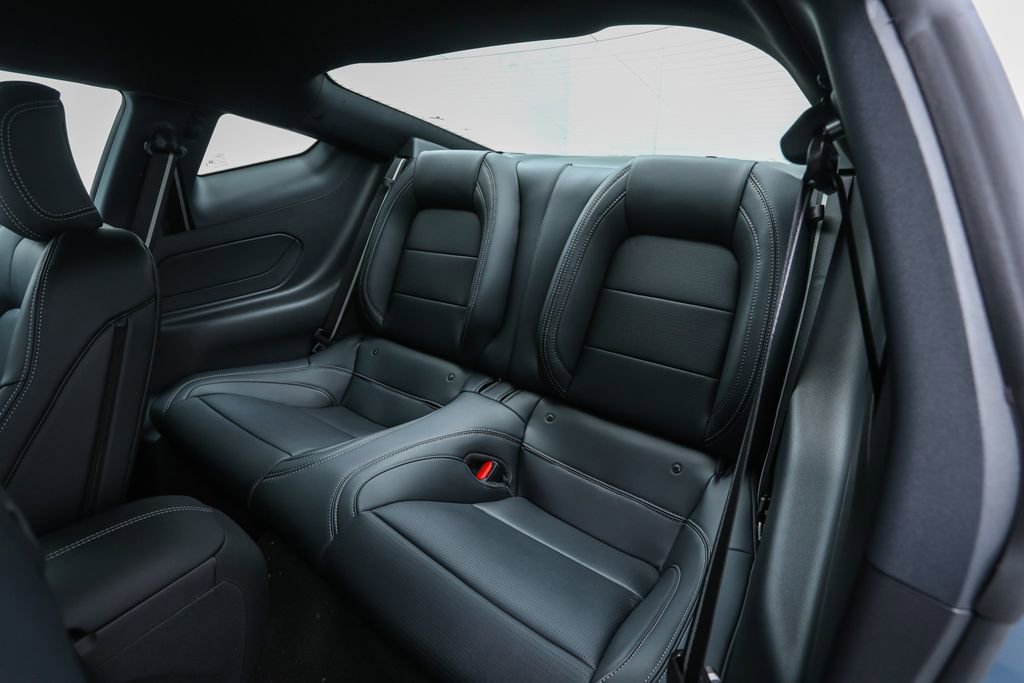 2025 Ford Mustang Premium photo 12