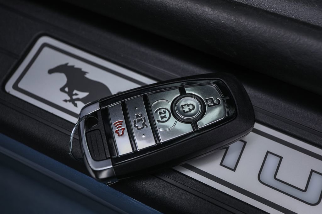 2025 Ford Mustang Premium photo 16