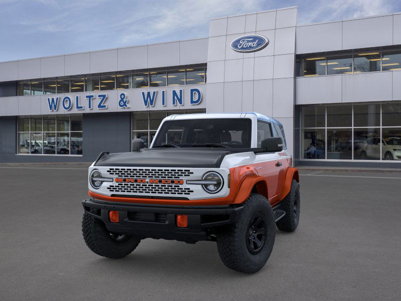 2025 Ford Bronco First Edition photo 2