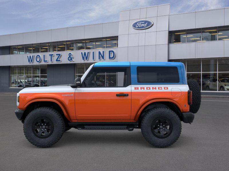 2025 Ford Bronco First Edition photo 3