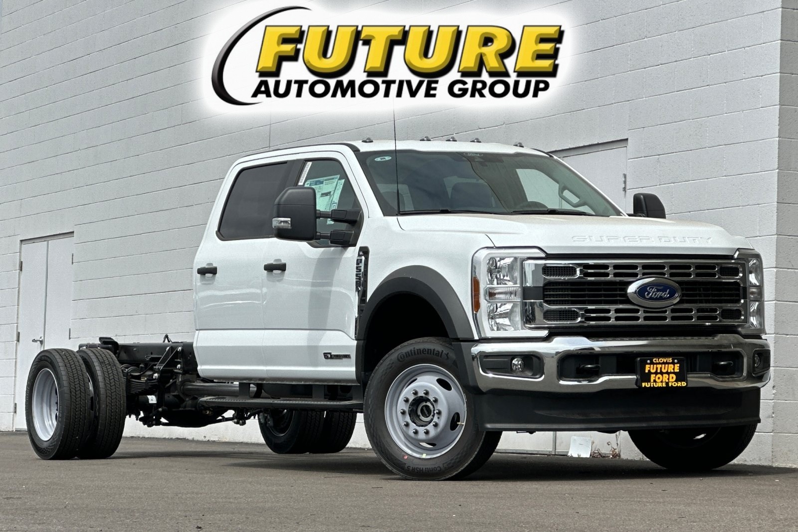 2025 Ford F-550 Super Duty Chassis Cab XL's photo