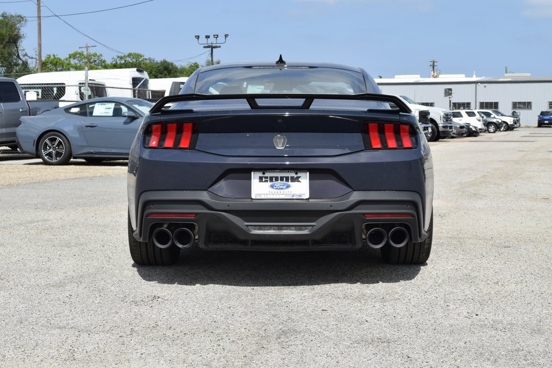 2025 Ford Mustang Dark Horse photo 2