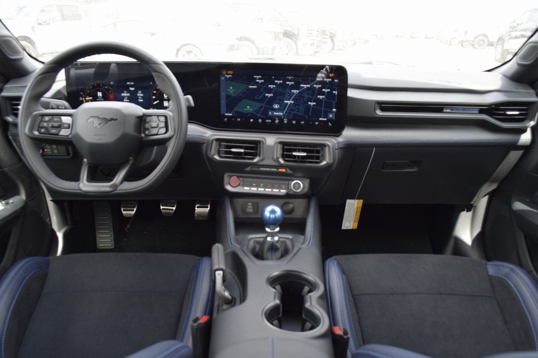 2025 Ford Mustang Dark Horse photo 4