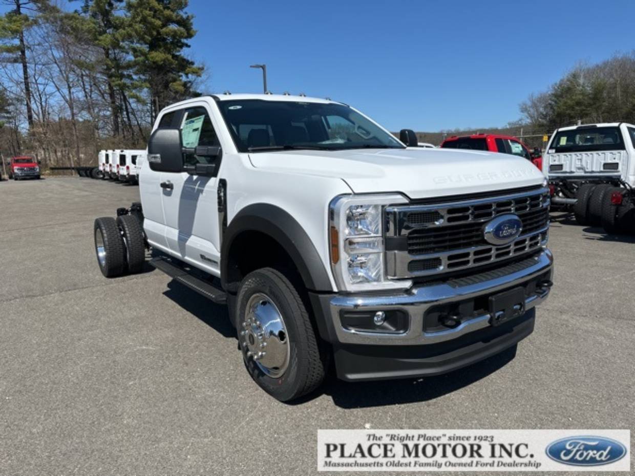 2025 Ford F-450 Super Duty Chassis Cab XL's photo