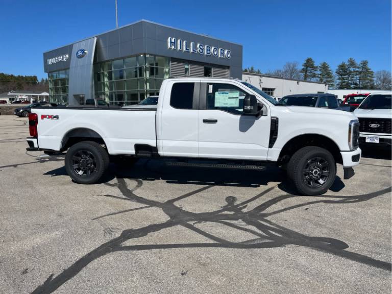 2025 Ford Super Duty F-350 SRW XL