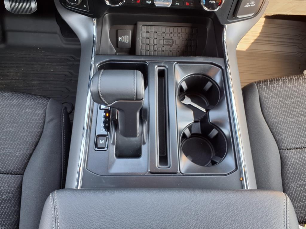 2025 Ford F-150 XLT photo 9