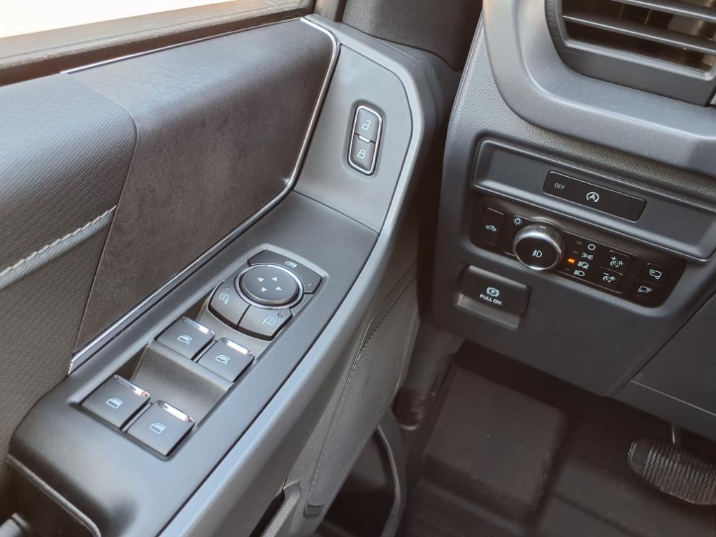 2025 Ford F-150 XLT photo 11