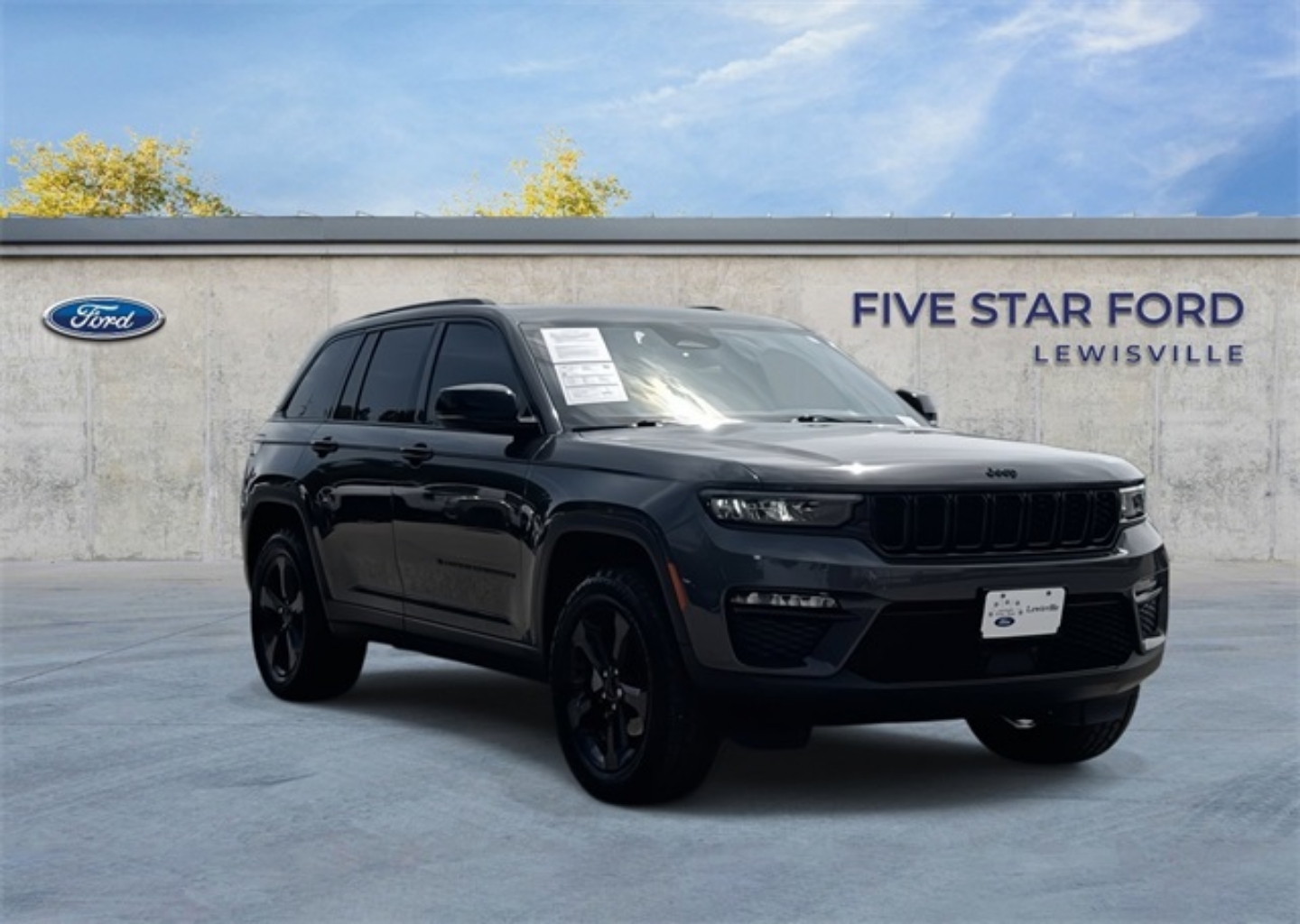 Certified 2024 Jeep Grand Cherokee Limited with VIN 1C4RJHBG8RC112327 for sale in Lewisville, TX