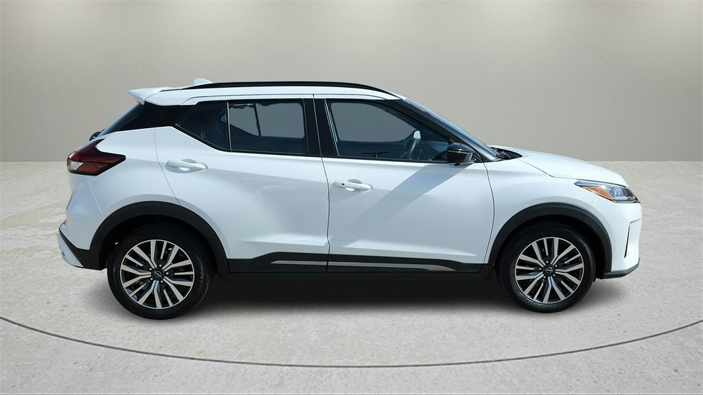 Used 2024 Nissan Kicks SR with VIN 3N1CP5DV0RL492530 for sale in Irving, TX