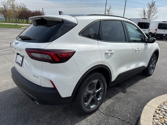 2025 Ford Escape ST-Line photo 3