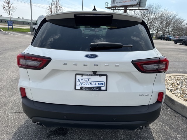 2025 Ford Escape ST-Line photo 4