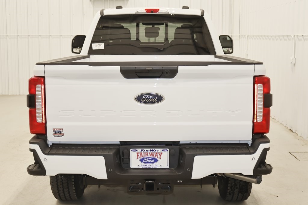 2025 Ford F-350 photo 7