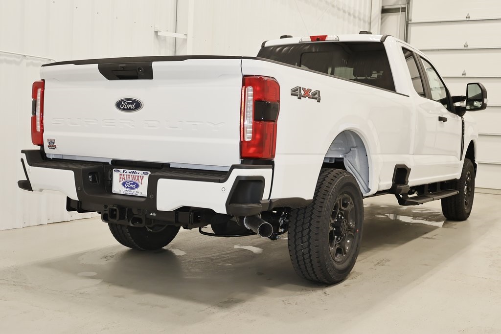2025 Ford F-350 photo 8