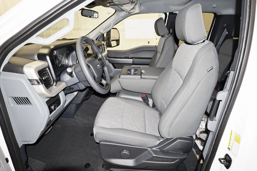 2025 Ford F-350 photo 10