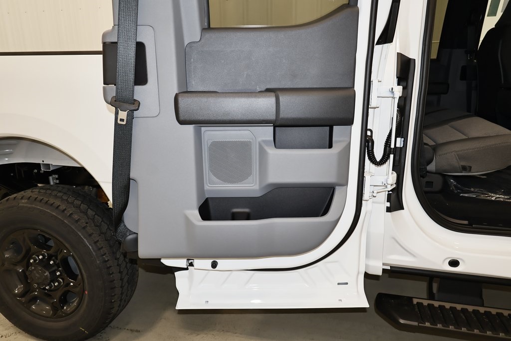 2025 Ford F-350 photo 12