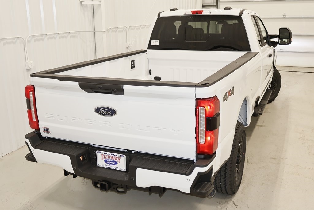 2025 Ford F-350 photo 34