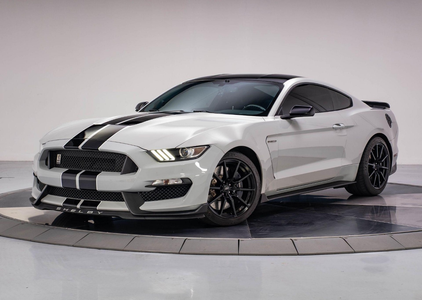 2017 Ford Mustang Shelby GT350's photo