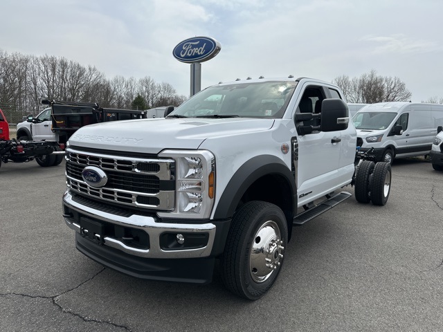 2025 Ford F-450 photo 3