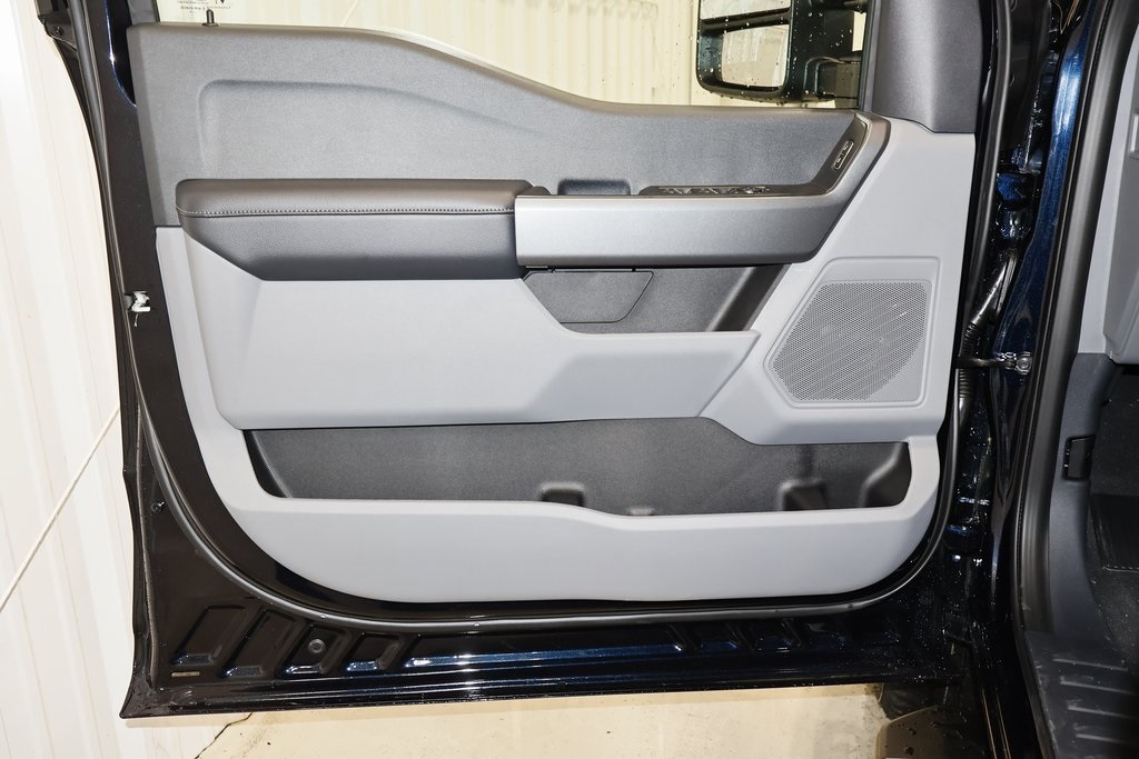 2025 Ford F-350 photo 9