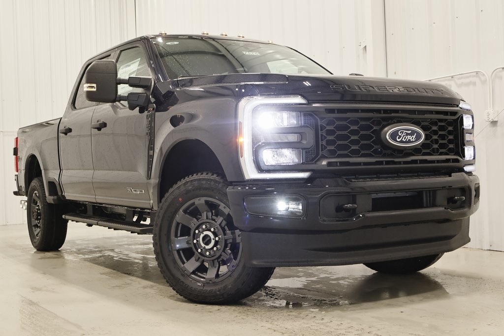 2025 Ford F-350 photo 27