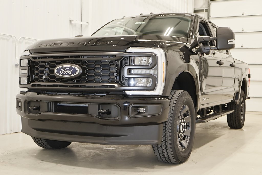 2025 Ford F-350 photo 4